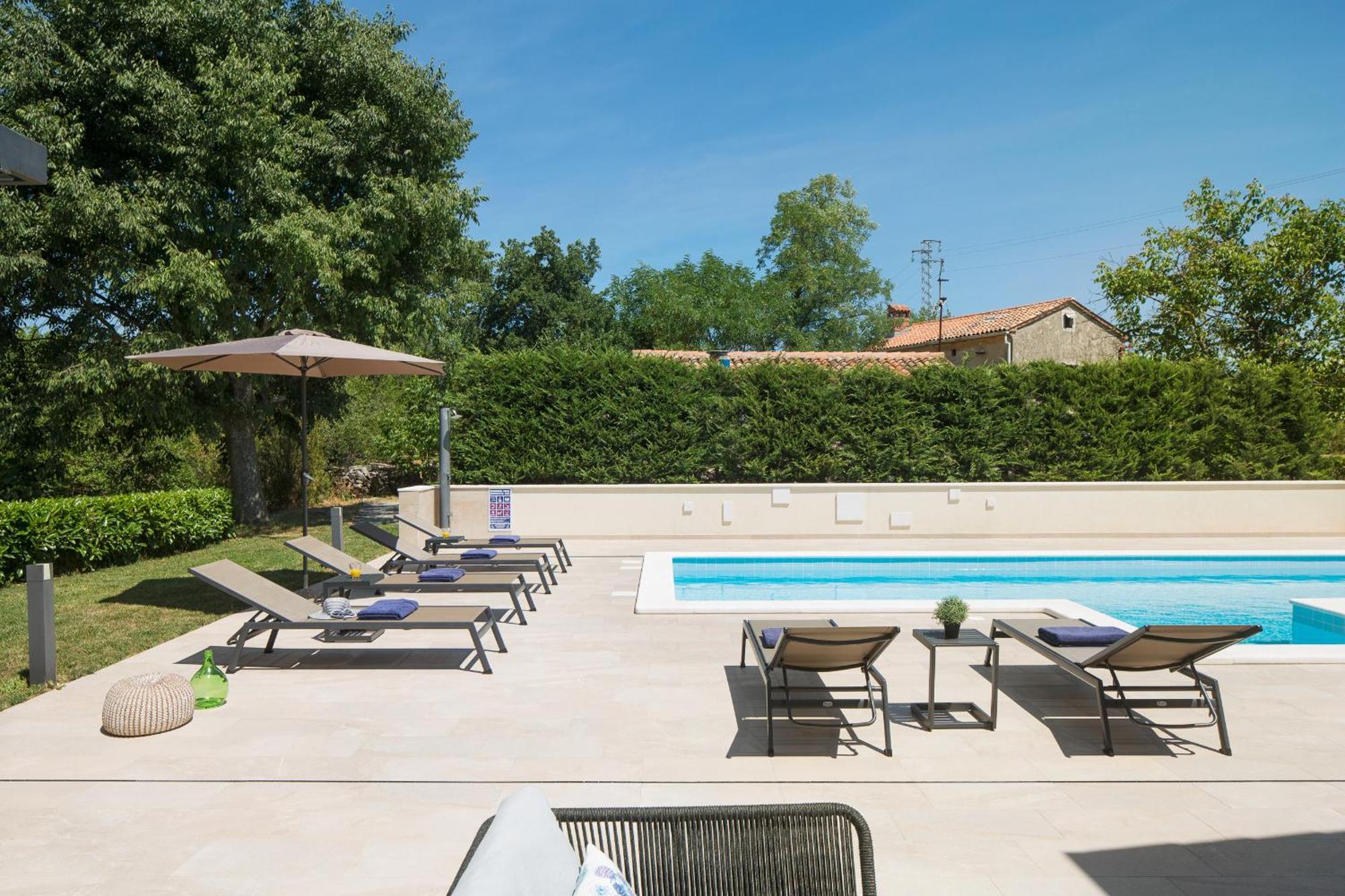 Villa Del Sol With Large Garden Perfect For Families Labin  Bagian luar foto