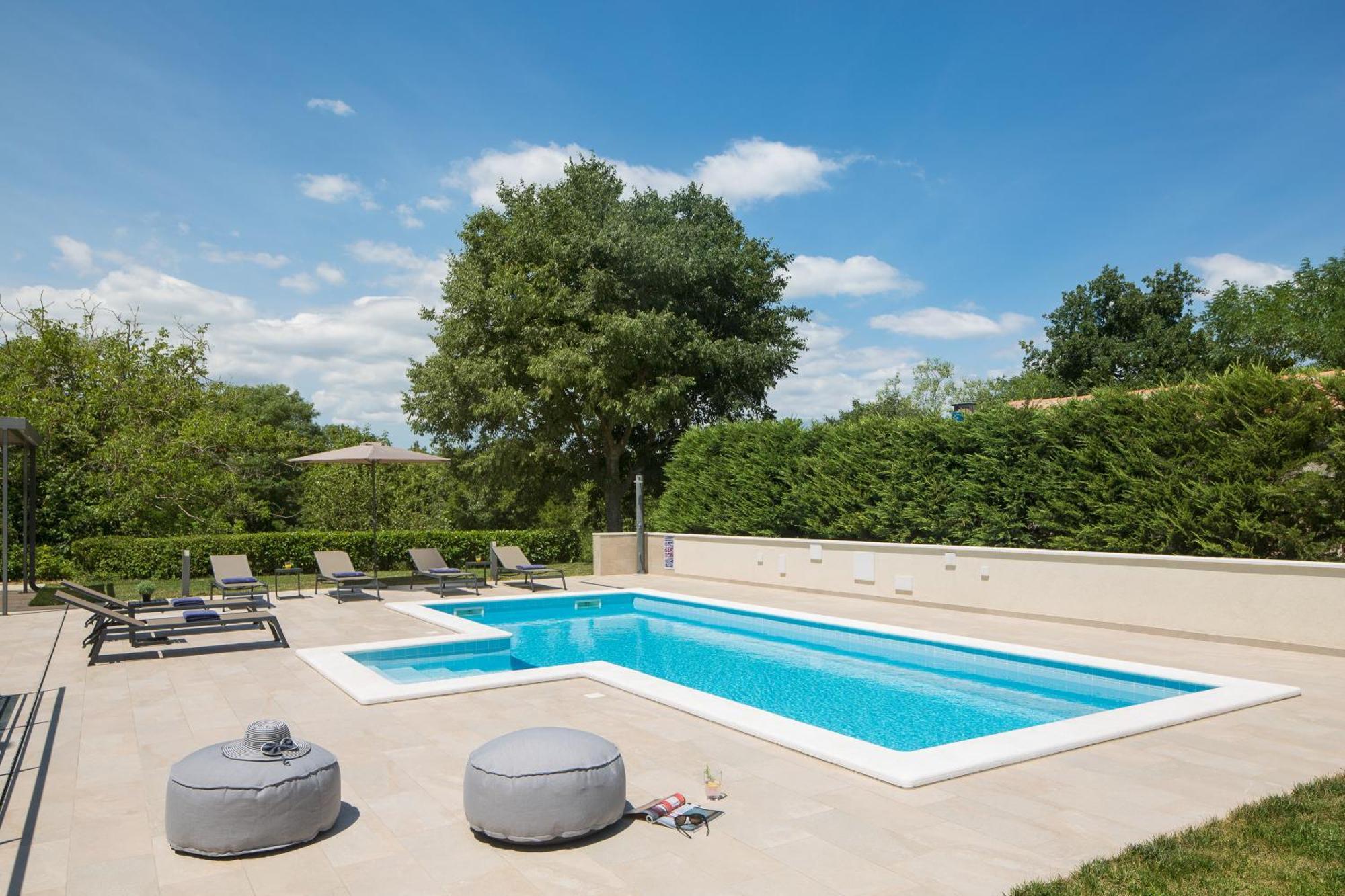 Villa Del Sol With Large Garden Perfect For Families Labin  Bagian luar foto