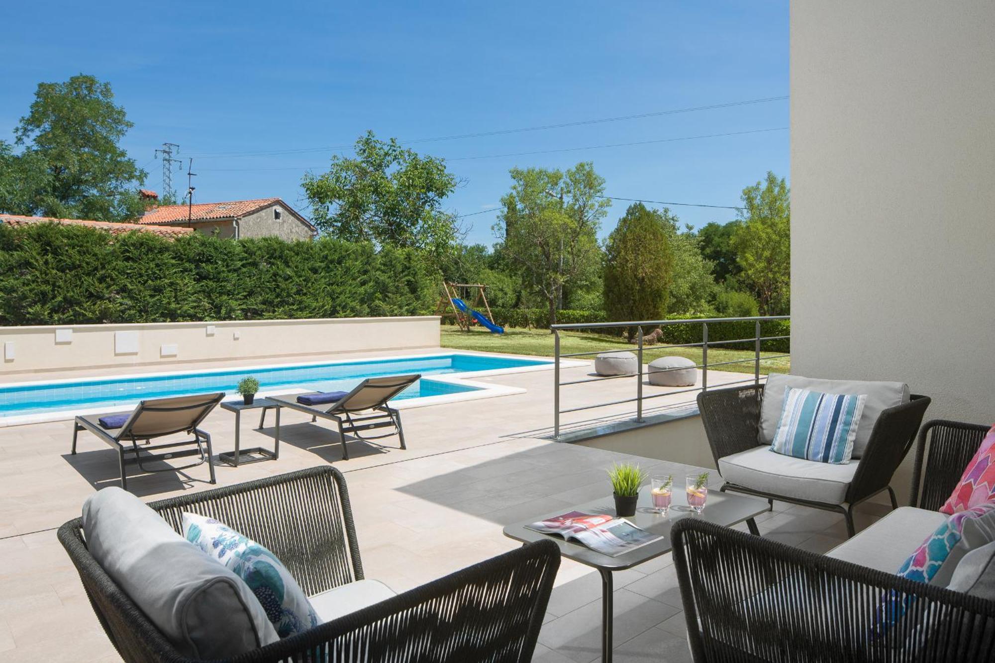 Villa Del Sol With Large Garden Perfect For Families Labin  Bagian luar foto