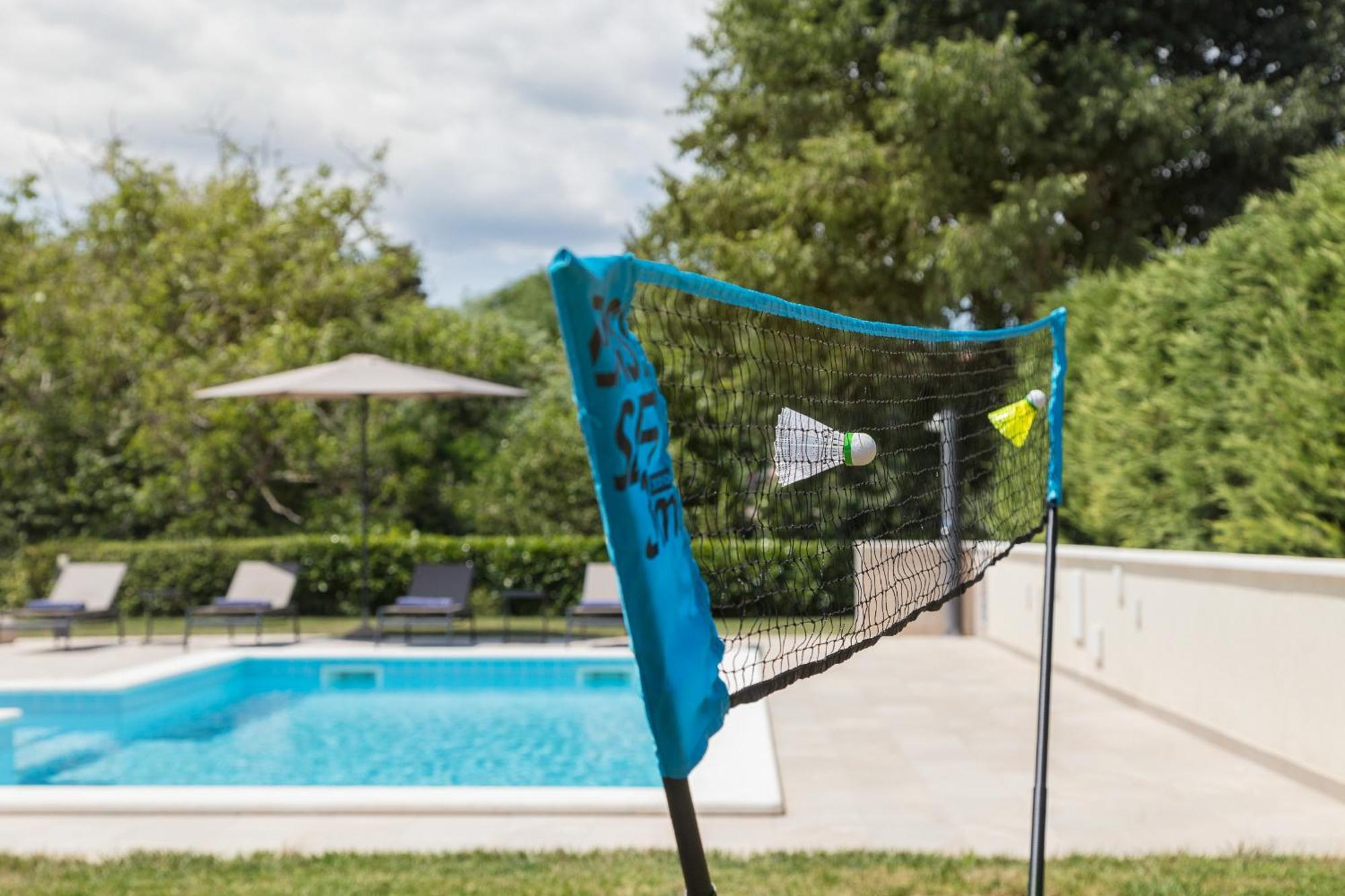 Villa Del Sol With Large Garden Perfect For Families Labin  Bagian luar foto